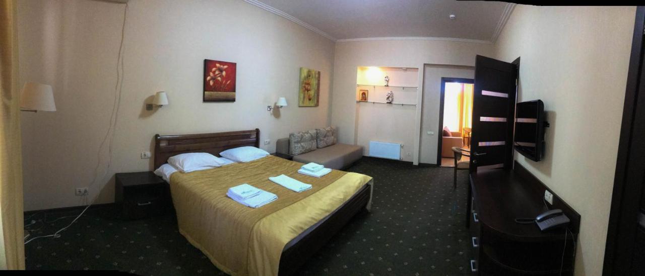 Kolyada Hotel Odessa Extérieur photo