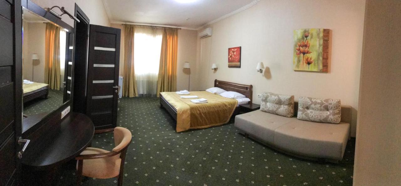 Kolyada Hotel Odessa Extérieur photo