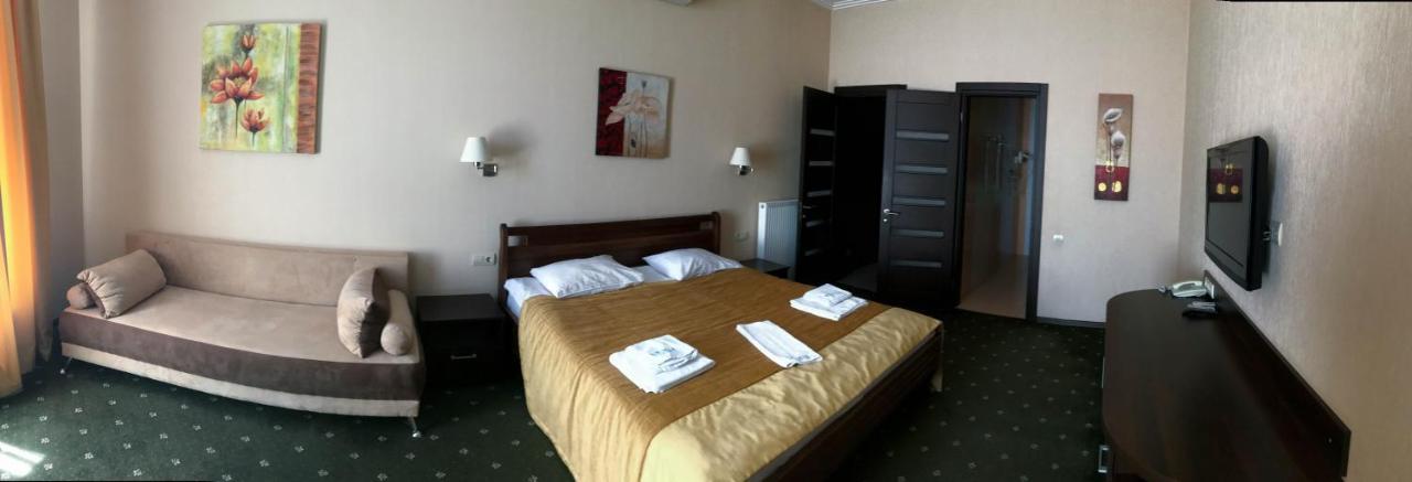 Kolyada Hotel Odessa Extérieur photo