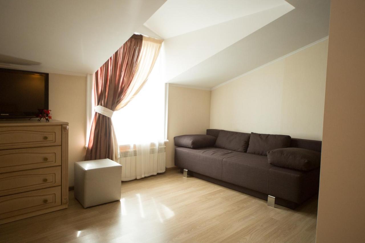 Kolyada Hotel Odessa Extérieur photo