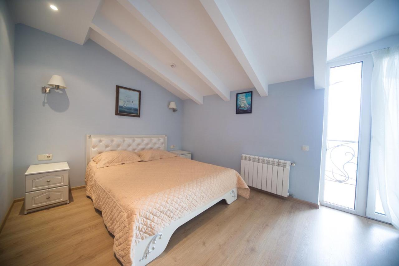 Kolyada Hotel Odessa Extérieur photo